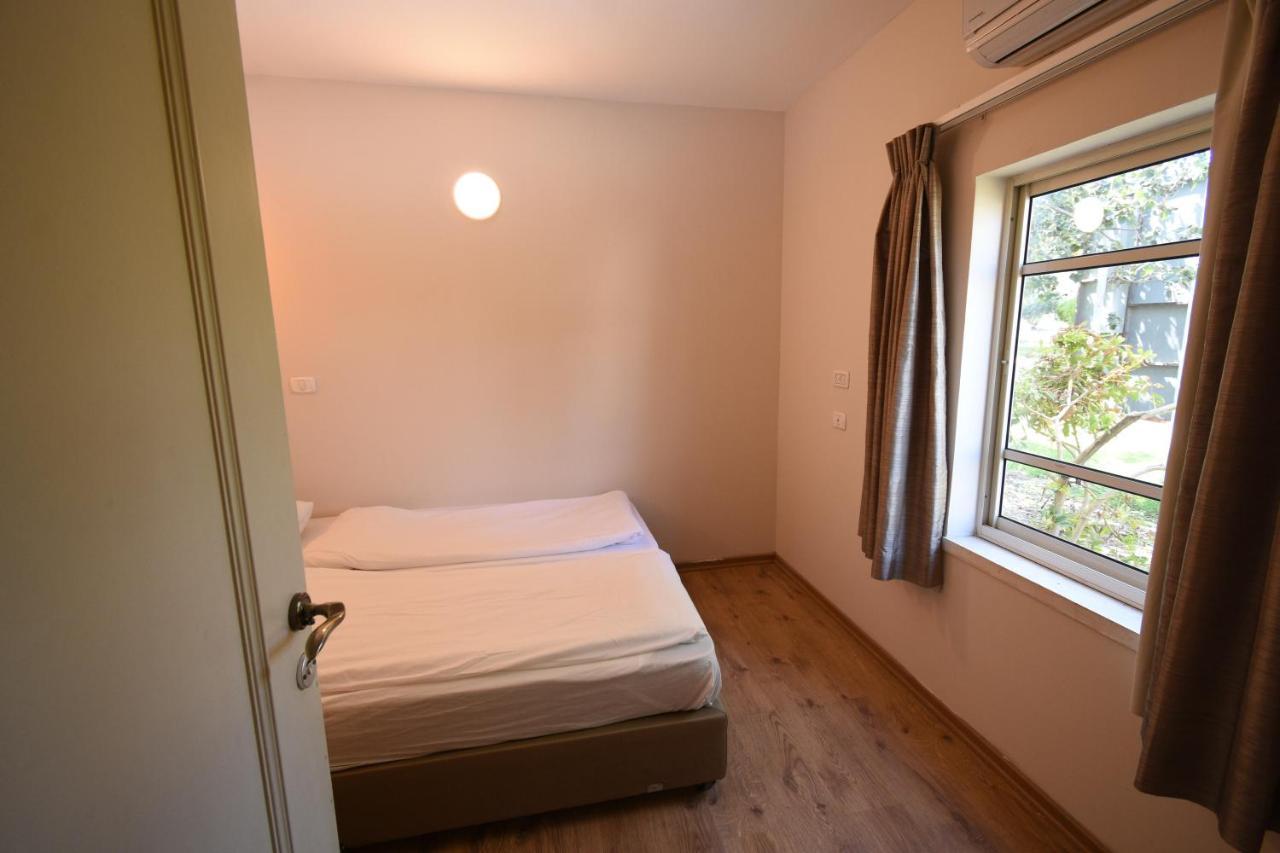 基布兹提拉兹维 - 乡村住宿公寓式酒店 Tirat Zevi 外观 照片