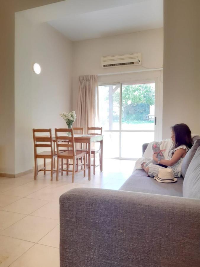 基布兹提拉兹维 - 乡村住宿公寓式酒店 Tirat Zevi 外观 照片