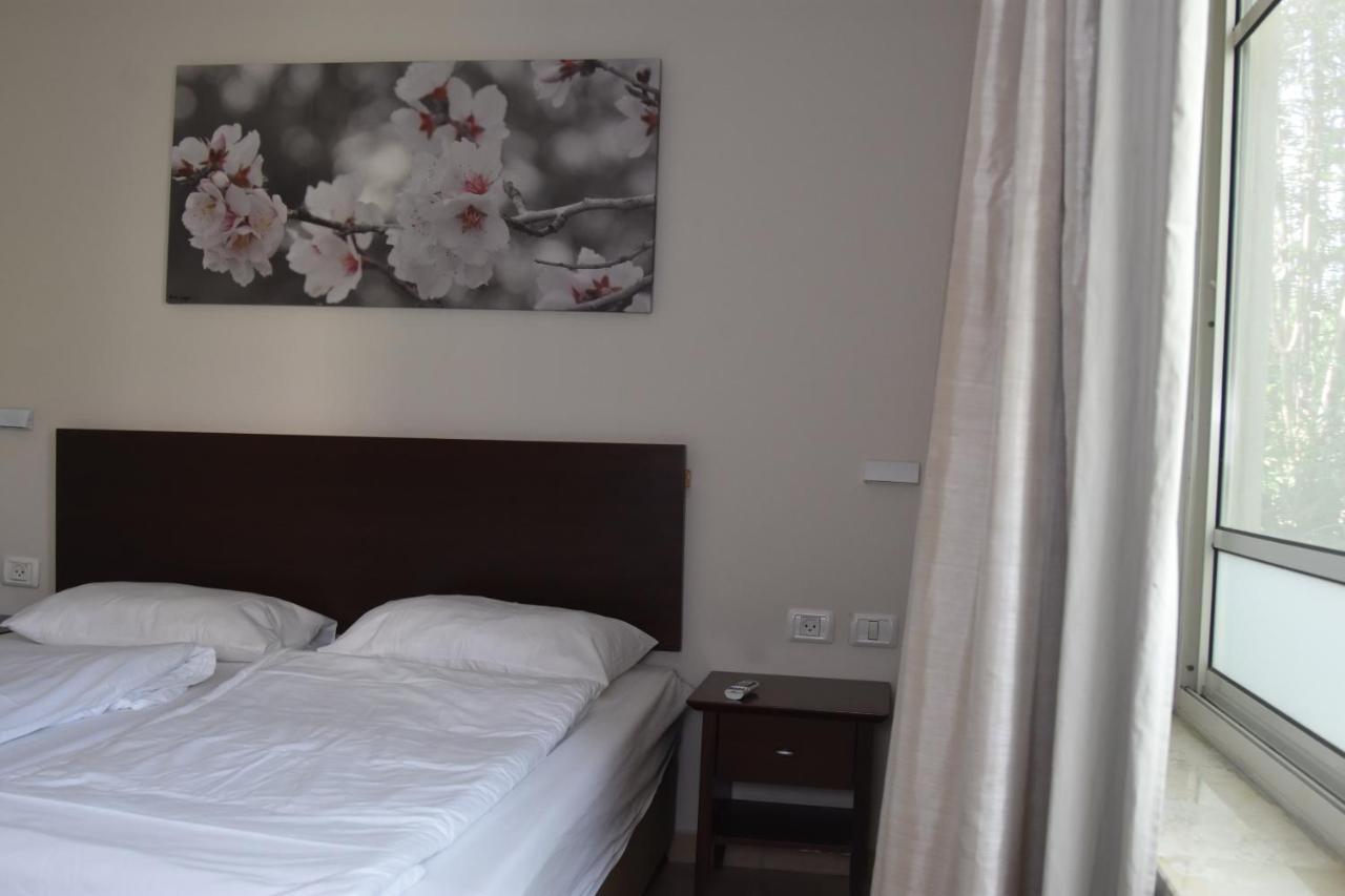 基布兹提拉兹维 - 乡村住宿公寓式酒店 Tirat Zevi 外观 照片